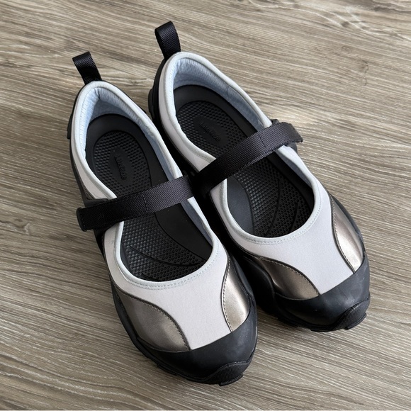 CROCS EXP Terre Mary Jane Ballet Sneaker in Black / Silver Metallic Blue, Size 9 - Picture 8 of 11